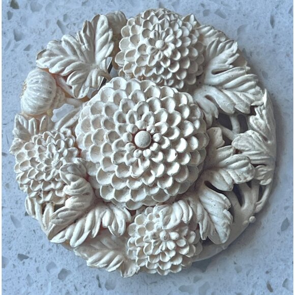 Celluloid Chrysanthemum Brooch In Cream With C Clasp Vintage Floral Fashion Gift - Picture 1 of 7